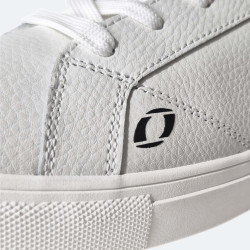 BE ONE – Chaussure Rugby Lifestyle Personnalisable